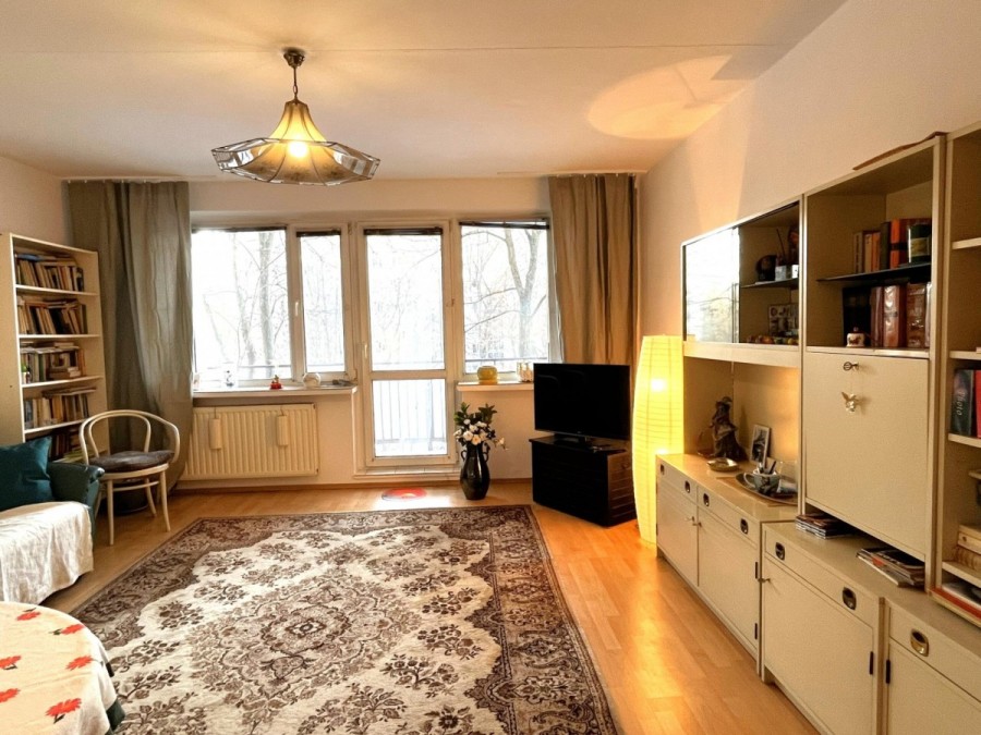 Warszawa, Ursynów, Polinezyjska, Duże 3 pokoje, widna kuchnia, do remontu, metro