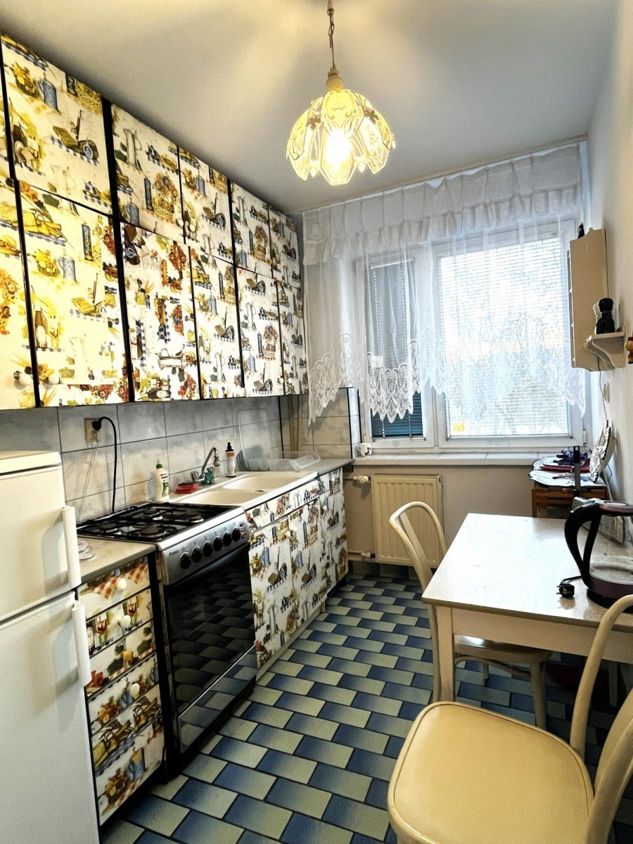 Warszawa, Ursynów, Polinezyjska, Duże 3 pokoje, widna kuchnia, do remontu, metro