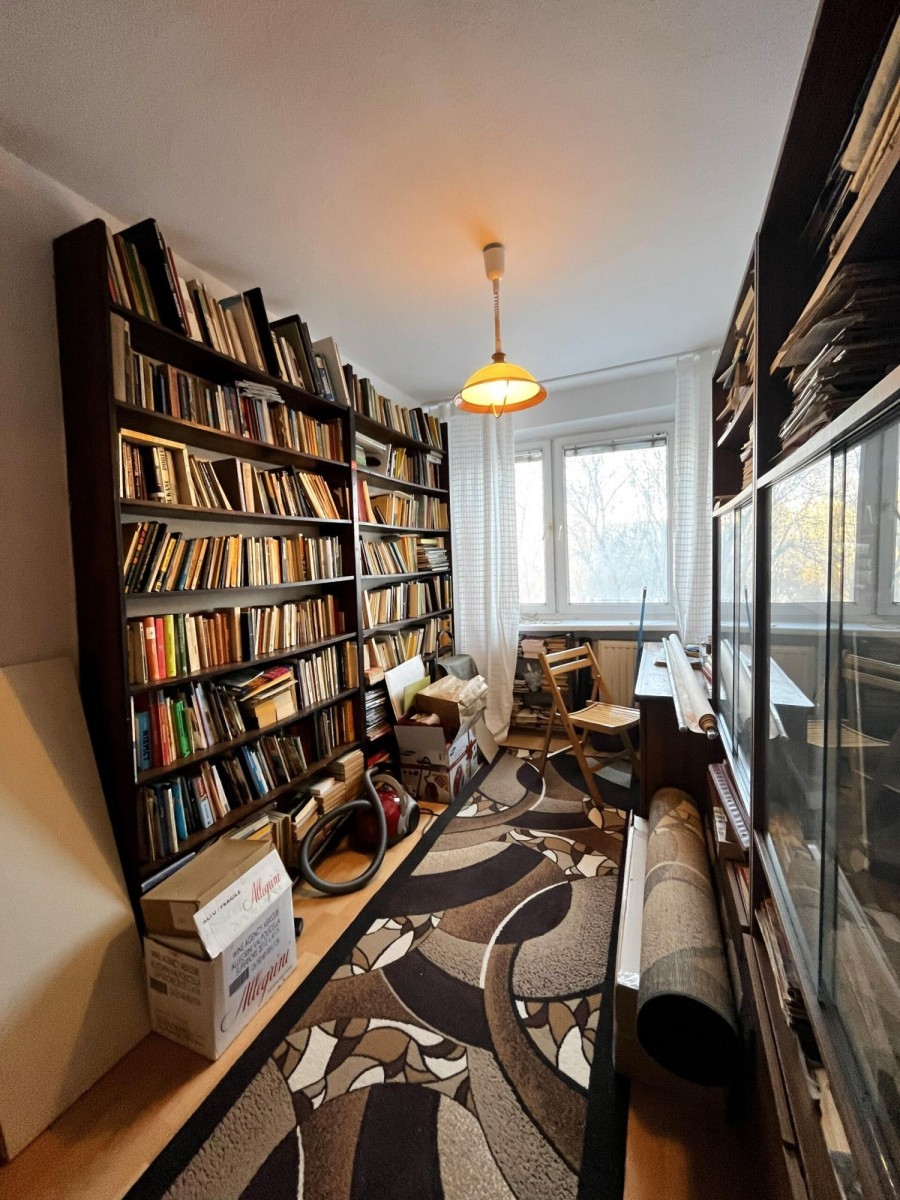 Warszawa, Ursynów, Polinezyjska, Duże 3 pokoje, widna kuchnia, do remontu, metro