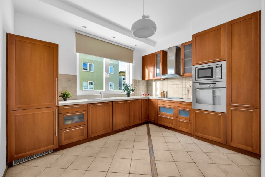 Warszawa, Mokotów, Wielicka, 145m2, 4 pokoje, Basen, Sauna, Siłownia