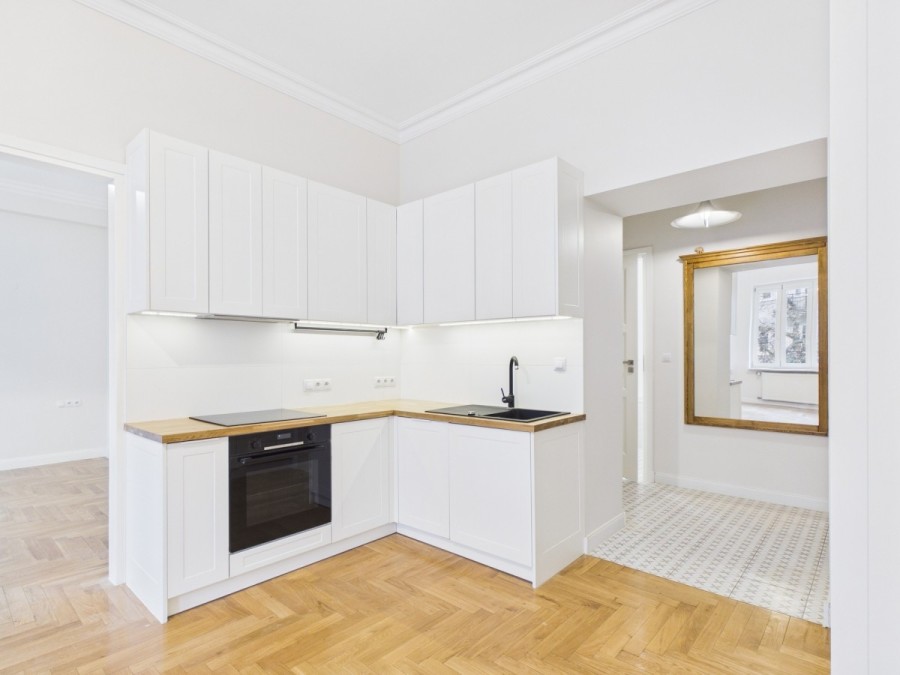 Warszawa, Mokotów, Kazimierzowska, Dwupokojowe, nieumeblowane mieszkanie w kamienicy