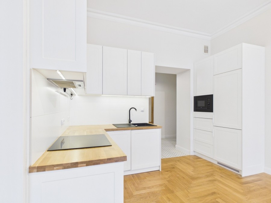 Warszawa, Mokotów, Kazimierzowska, Dwupokojowe, nieumeblowane mieszkanie w kamienicy