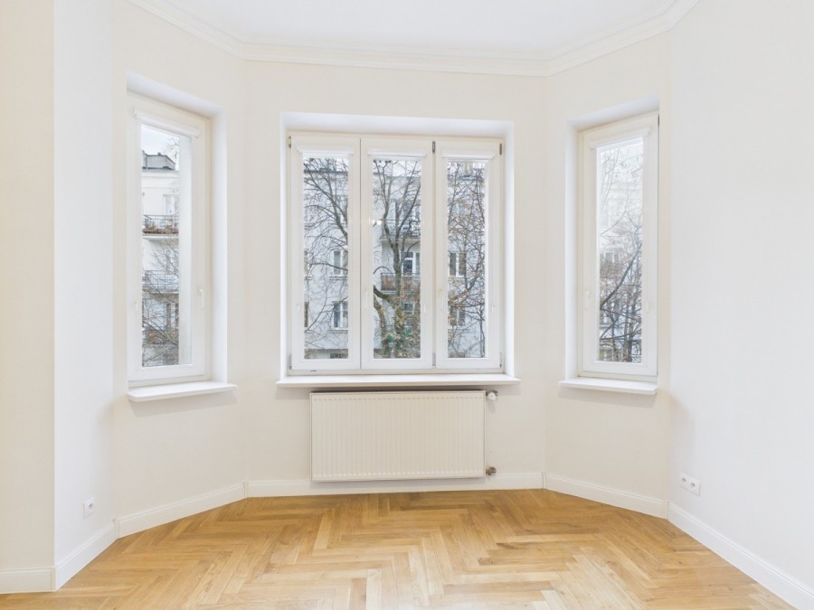 Warszawa, Mokotów, Kazimierzowska, Dwupokojowe, nieumeblowane mieszkanie w kamienicy