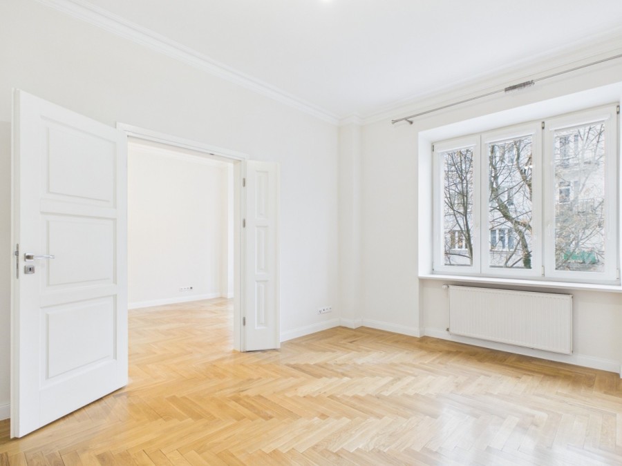 Warszawa, Mokotów, Kazimierzowska, Dwupokojowe, nieumeblowane mieszkanie w kamienicy