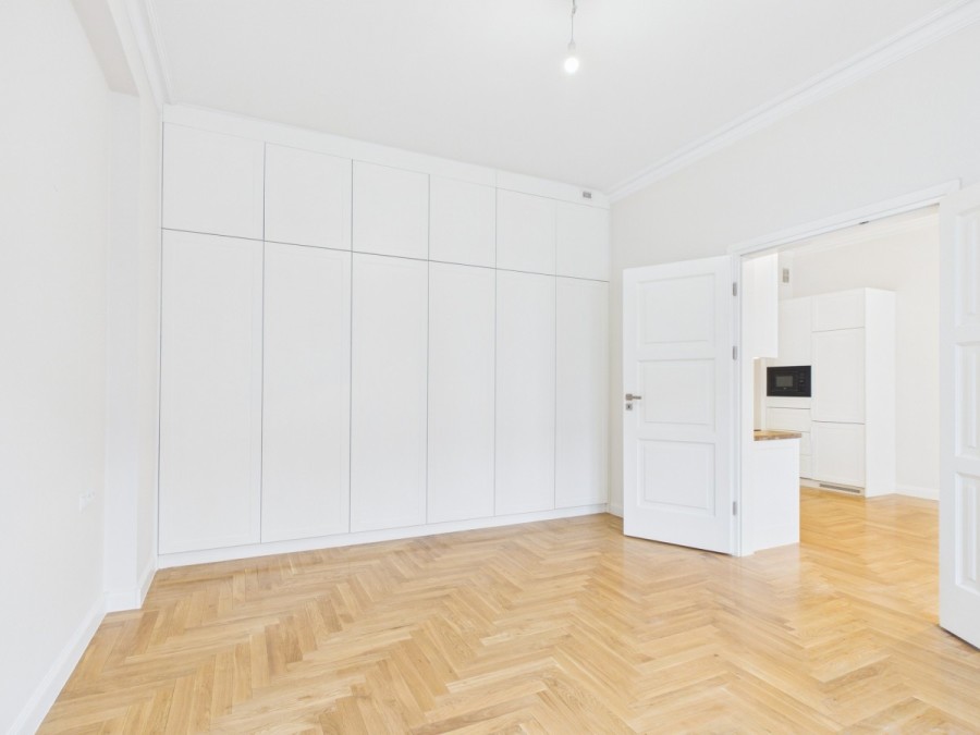 Warszawa, Mokotów, Kazimierzowska, Dwupokojowe, nieumeblowane mieszkanie w kamienicy