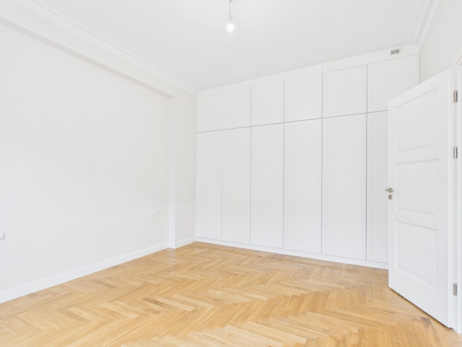 Warszawa, Mokotów, Kazimierzowska, Dwupokojowe, nieumeblowane mieszkanie w kamienicy