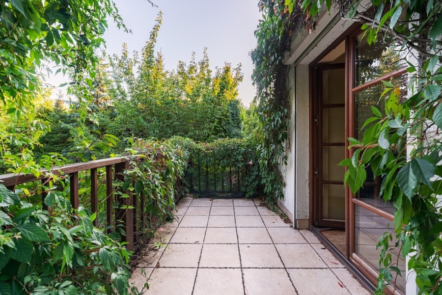 Warszawa, Wilanów Kępa Zawadowska, Kwarty, Działka 2100mkw - piękny ogród - dwa wjazdy