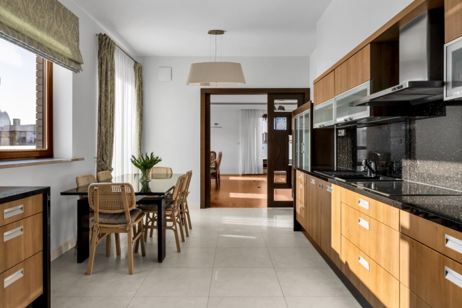 Warszawa, Wilanów, Sarmacka, Penthouse 147m2, 4 pokoje, taras 139m2, winda bezp