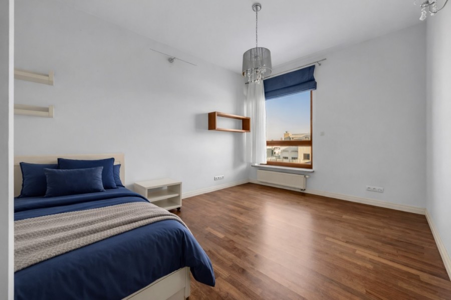 Warszawa, Wilanów, Sarmacka, Penthouse 147m2, 4 pokoje, taras 139m2, winda bezp