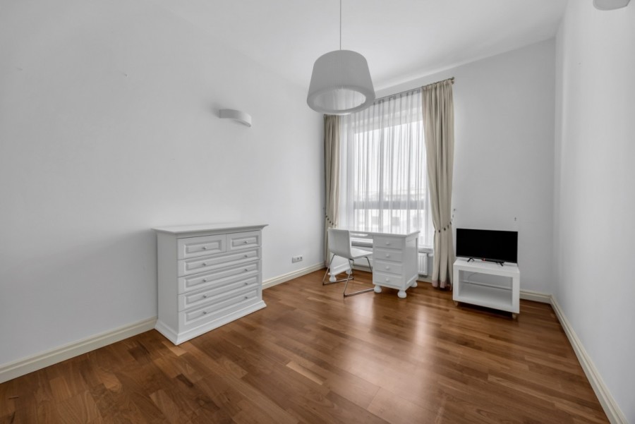 Warszawa, Wilanów, Sarmacka, Penthouse 147m2, 4 pokoje, taras 139m2, winda bezp