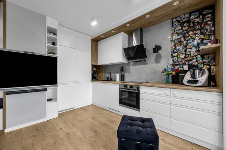 Warszawa, Targówek, Teofila Piecyka, 2 balkony 3 pokoje garaż komórka