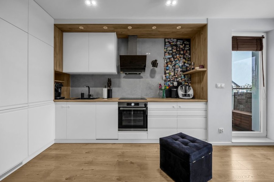 Warszawa, Targówek, Teofila Piecyka, 2 balkony 3 pokoje garaż komórka