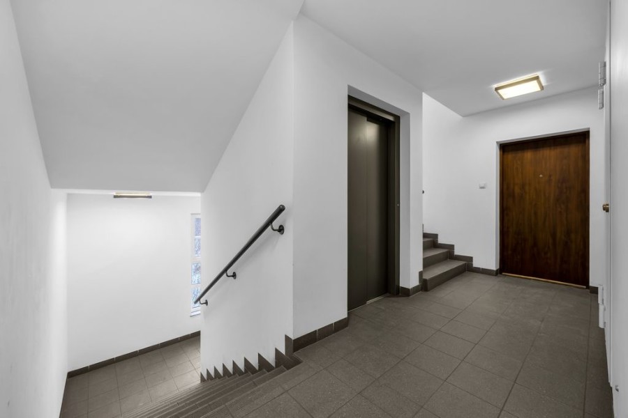 Warszawa, Targówek, Teofila Piecyka, 2 balkony 3 pokoje garaż komórka