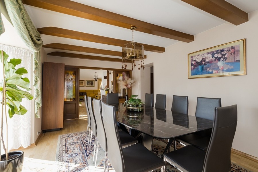 Warszawa, Targówek Zacisze, Kolejarska, Willa z basenem na Zaciszu