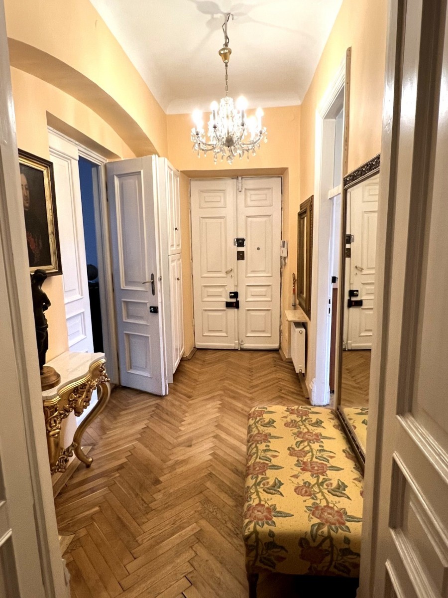 Warszawa, Praga-Północ, Targowa, APARTAMENT W KAMIENICY Z 1900r.