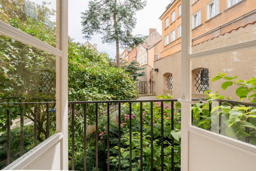 Warszawa, Śródmieście Stare Miasto, Brzozowa, Mieszkanie \"Biały Kruk\" na warszawskiej Starówce