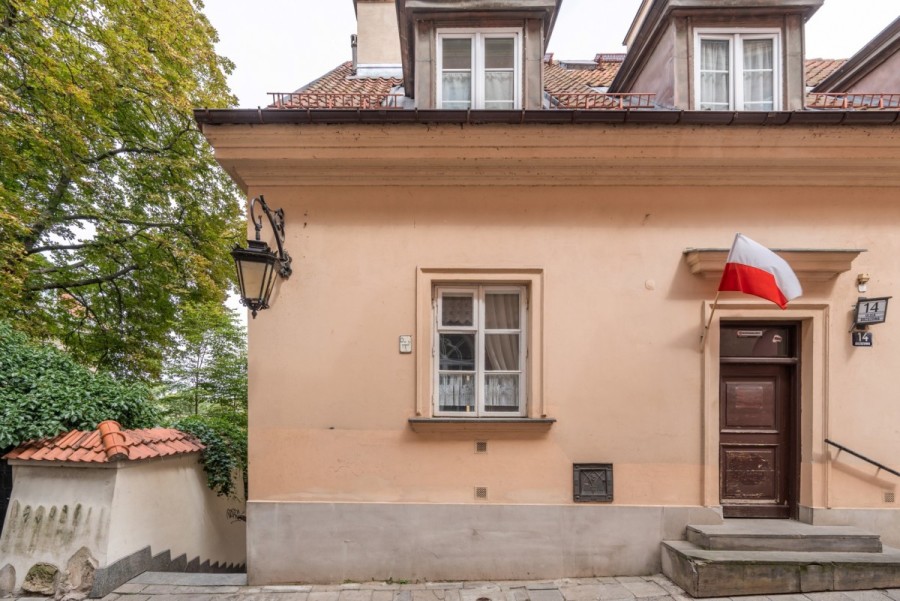 Warszawa, Śródmieście Stare Miasto, Brzozowa, Mieszkanie \"Biały Kruk\" na warszawskiej Starówce