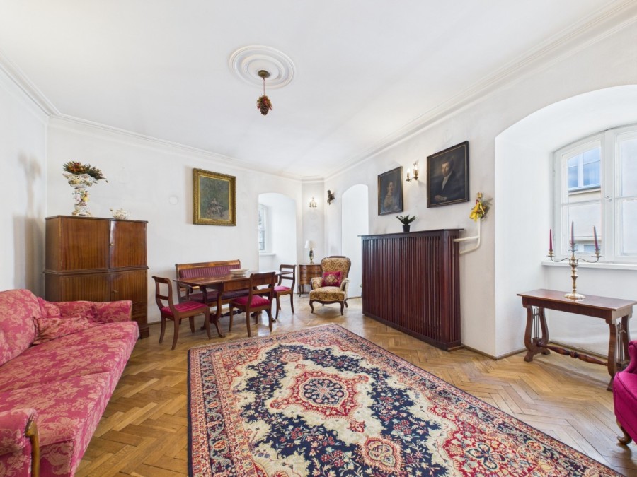 Warszawa, Śródmieście, Kozia, Apartament z historią – dom Jaremy Stępowskiego