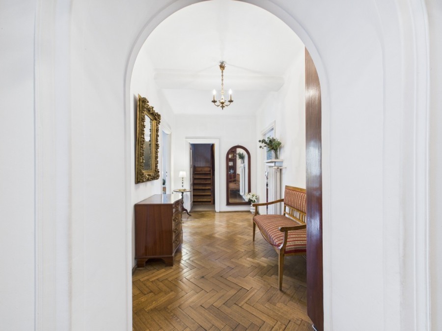 Warszawa, Śródmieście, Kozia, Apartament z historią – dom Jaremy Stępowskiego