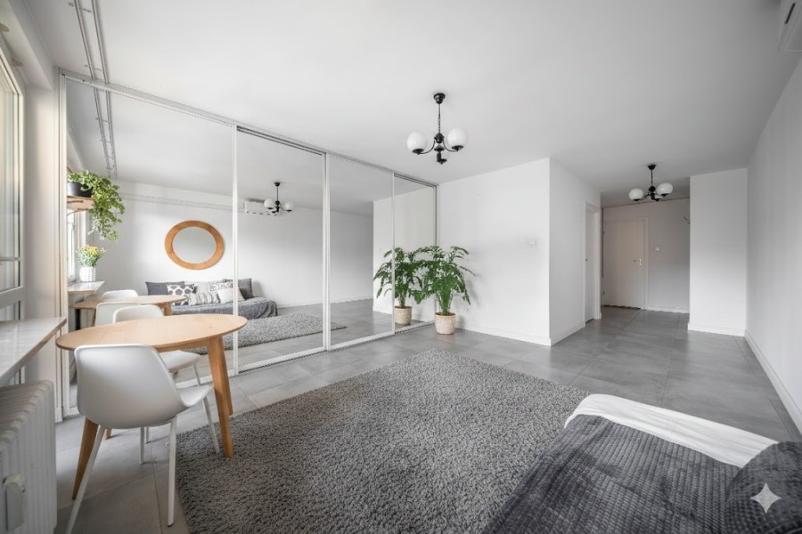 Warszawa, Śródmieście Powiśle, Solec, Dwupokojowe Mieszkanie na Warszawskim Powiślu