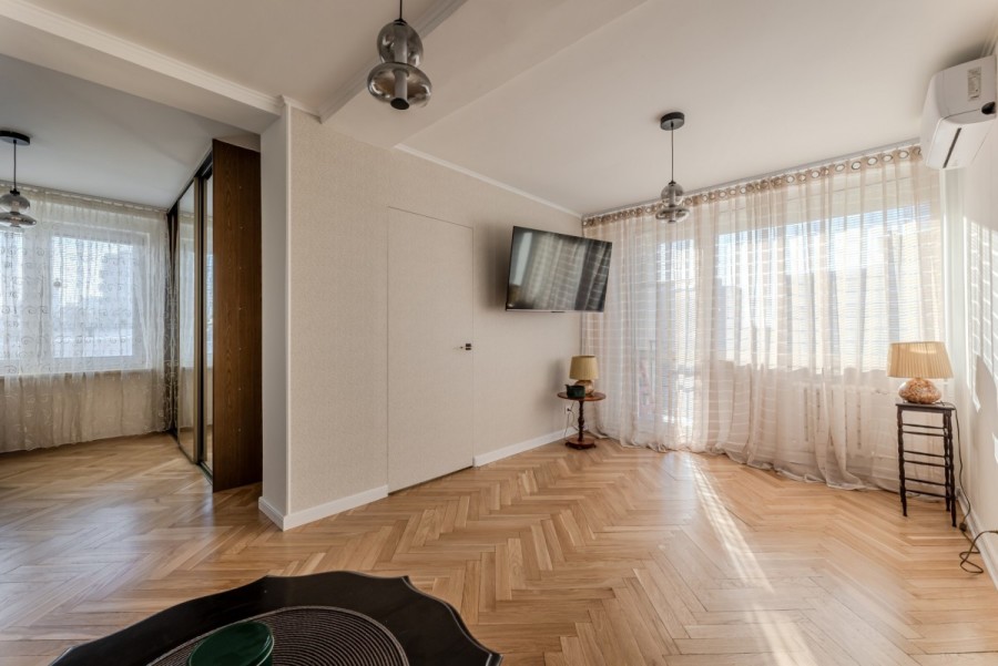 Warszawa, Śródmieście Muranów, Niska, Do wprowadzenia, widok, klima, tramwaj, Arkadia