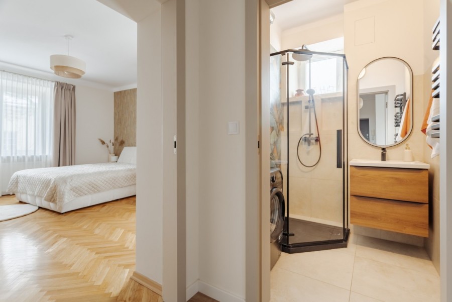 Warszawa, Śródmieście, Elektoralna, Trójstronne 3 pokoje po remoncie w kamienicy