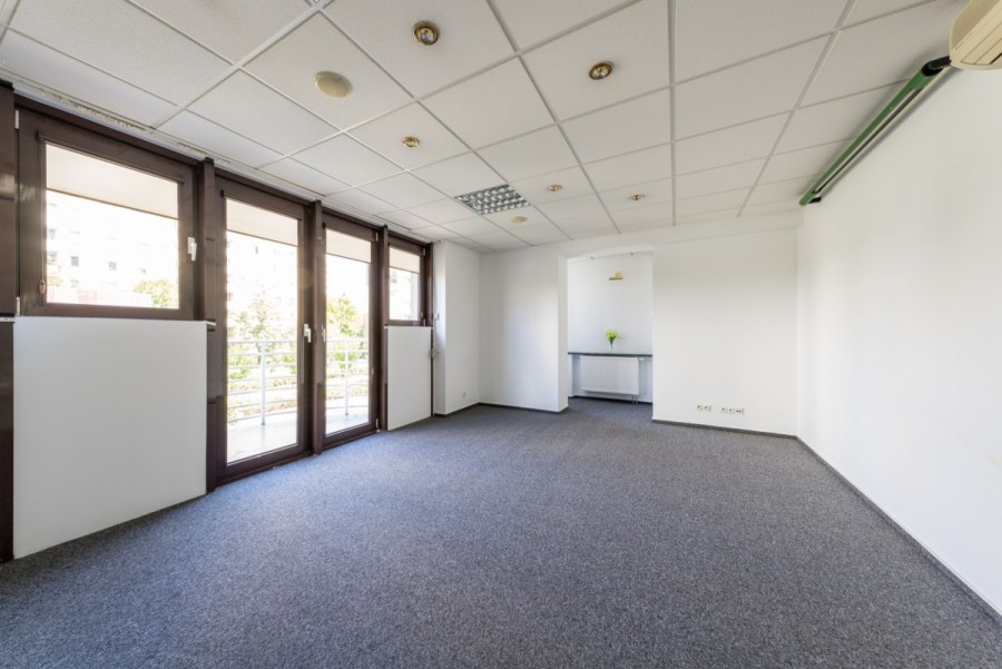 Warszawa, Wola, LOKAL UŻYTKOWY PRZY STACJI METRA PŁOCKA