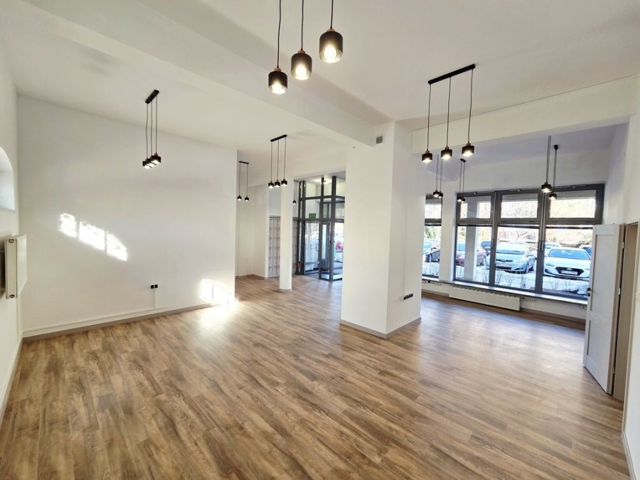 Warszawa, Włochy, Przepiękny lokal po remoncie, parking, witryna!