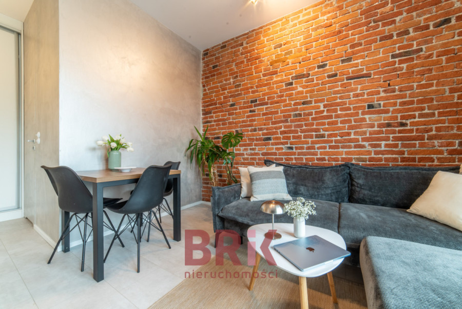 Warszawa, Praga-Północ, Folwarczna, Klimatyczne 2-pokoje w zrewitalizowanej kamienicy