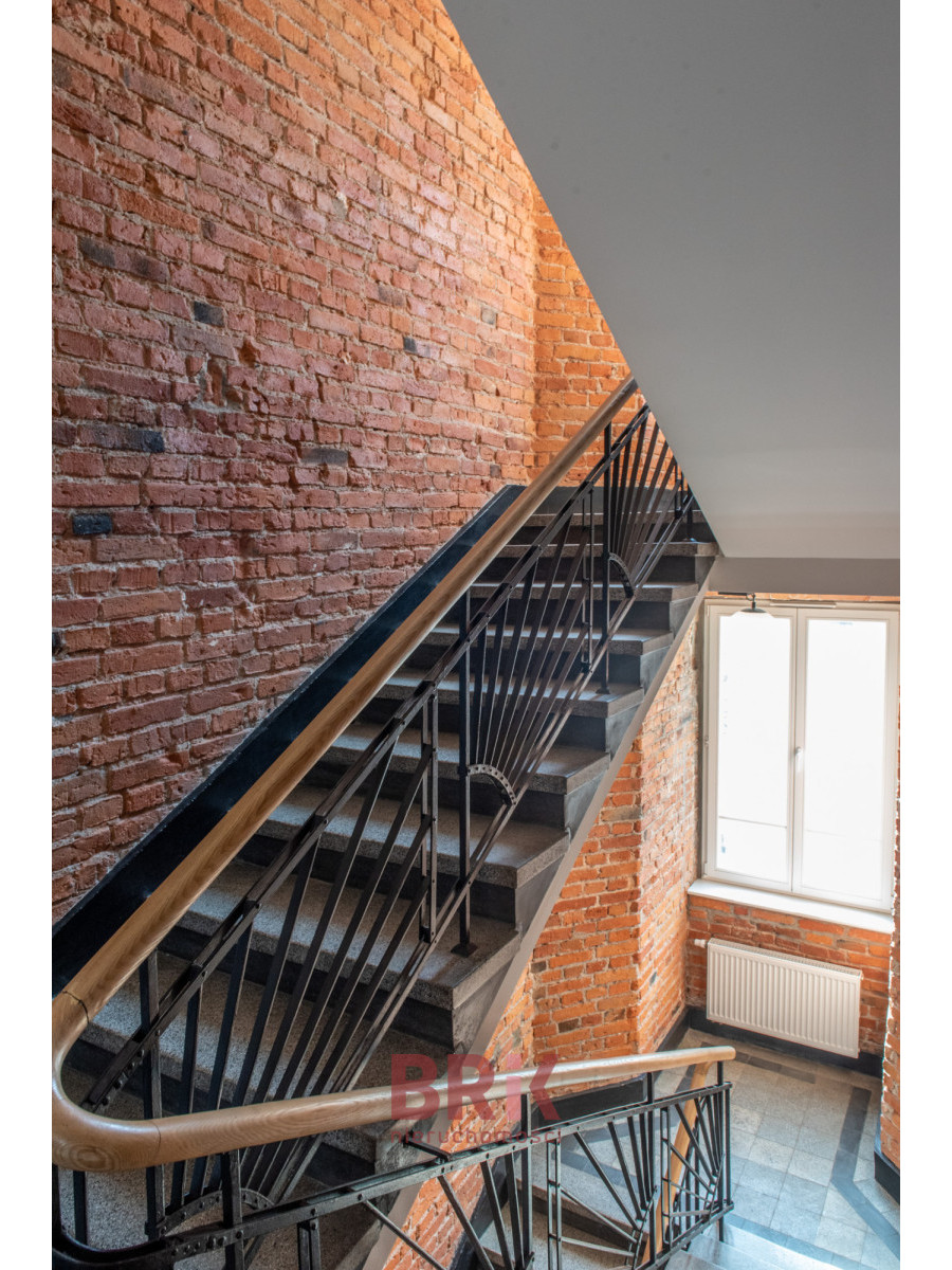 Warszawa, Praga-Północ, Folwarczna, Klimatyczne 2-pokoje w zrewitalizowanej kamienicy