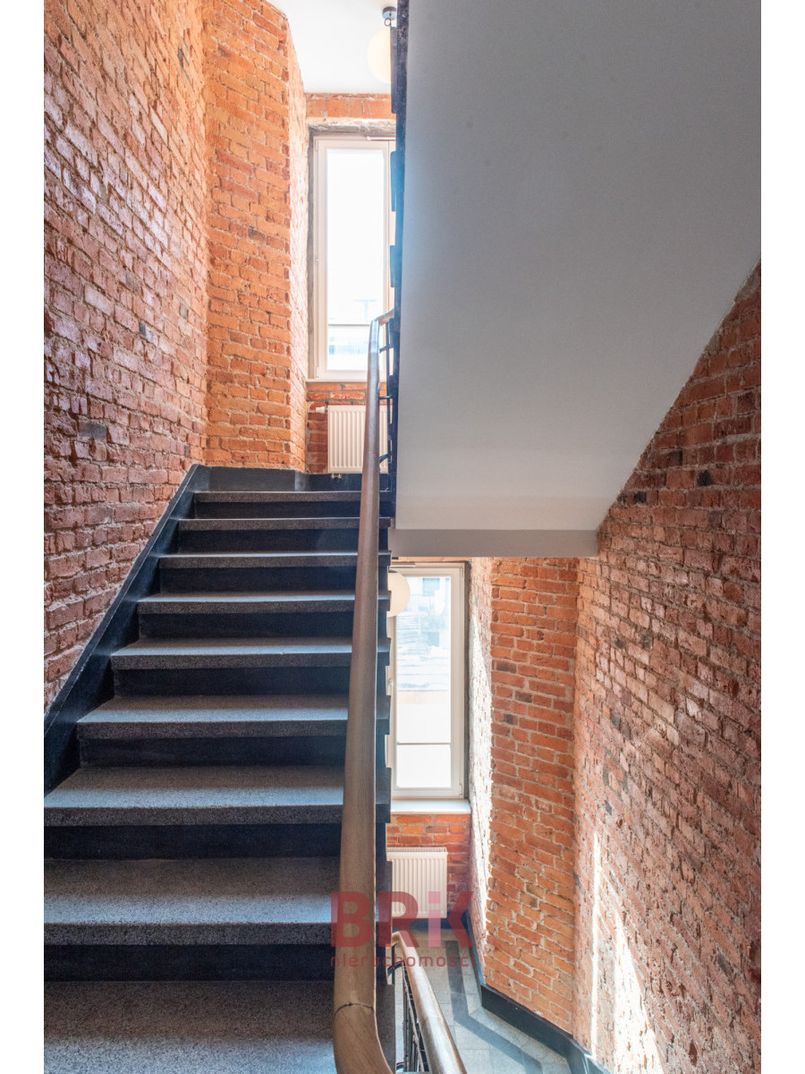 Warszawa, Praga-Północ, Folwarczna, Klimatyczne 2-pokoje w zrewitalizowanej kamienicy