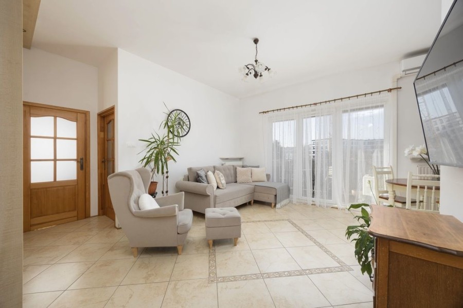 Warszawa, Mokotów Dolny, Bluszczańska, Klimatyzacja Ciche Wysokie pomieszczenia 3m