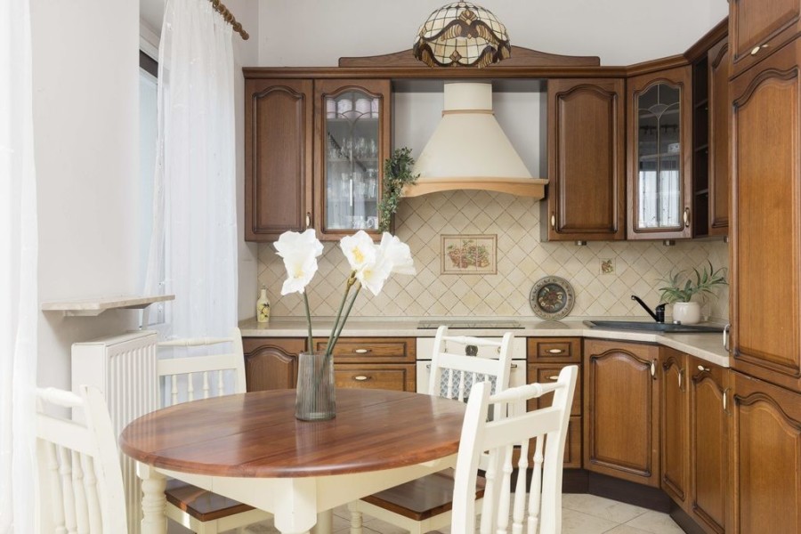 Warszawa, Mokotów Dolny, Bluszczańska, Klimatyzacja Ciche Wysokie pomieszczenia 3m