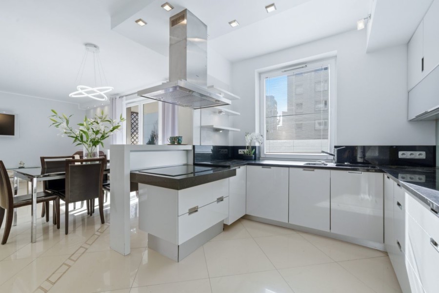 Warszawa, Mokotów, Przejazd, Marina Mokotów | Dwustronne | 4 pokoje | Garaż