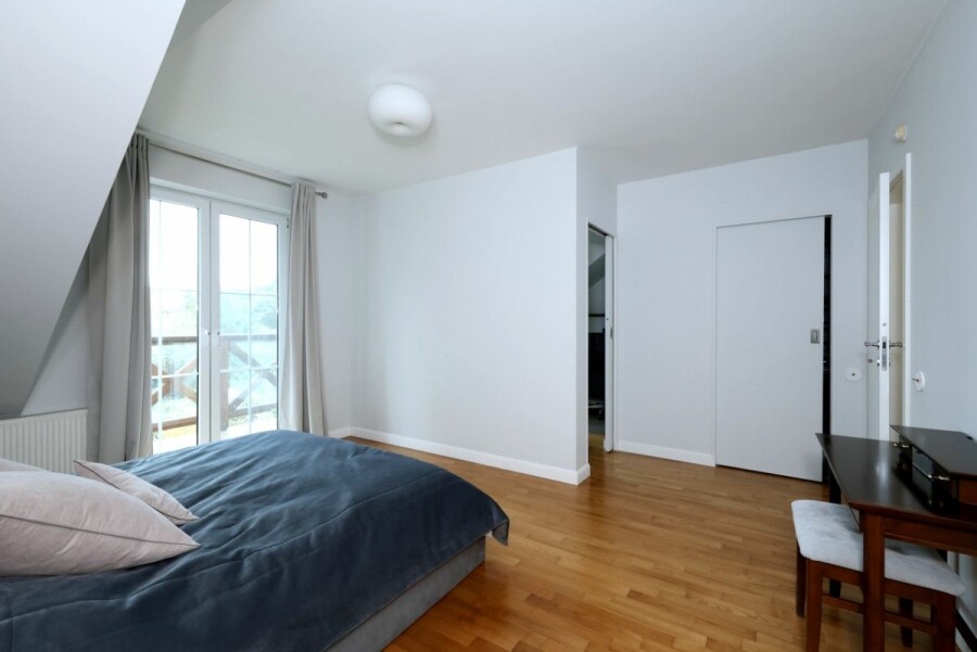 Warszawa, Białołęka, Segment skrajny z pięknie zagospodarowanym ogrodem