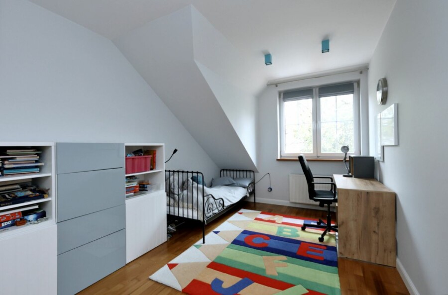 Warszawa, Białołęka, Segment skrajny z pięknie zagospodarowanym ogrodem