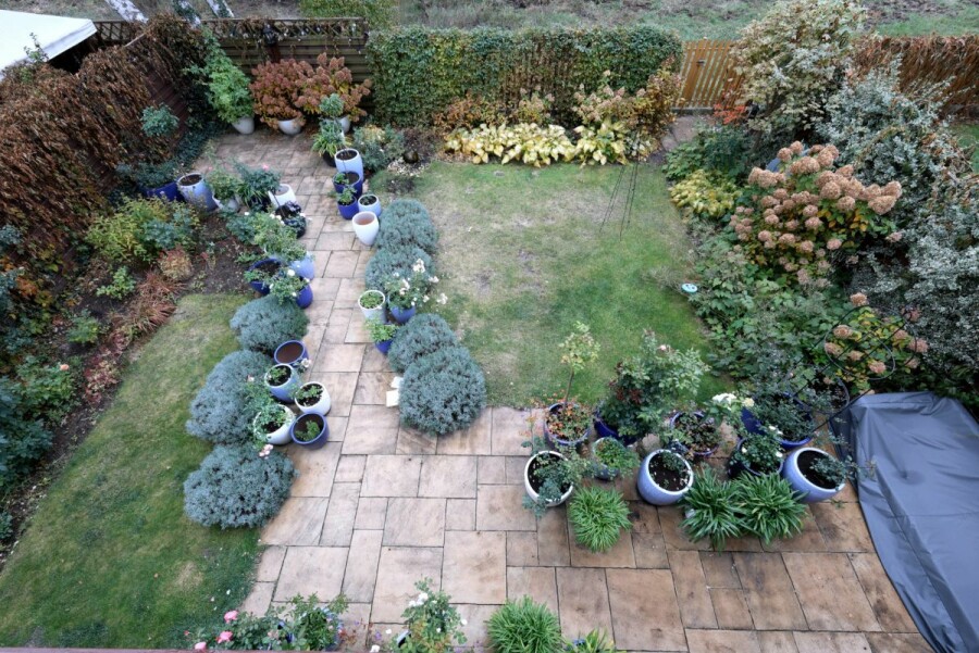 Warszawa, Białołęka, Segment skrajny z pięknie zagospodarowanym ogrodem