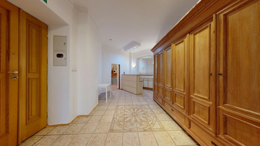 Warszawa, Śródmieście, Biuro 131 m² (5 pokoi) zabytkowa kamienica