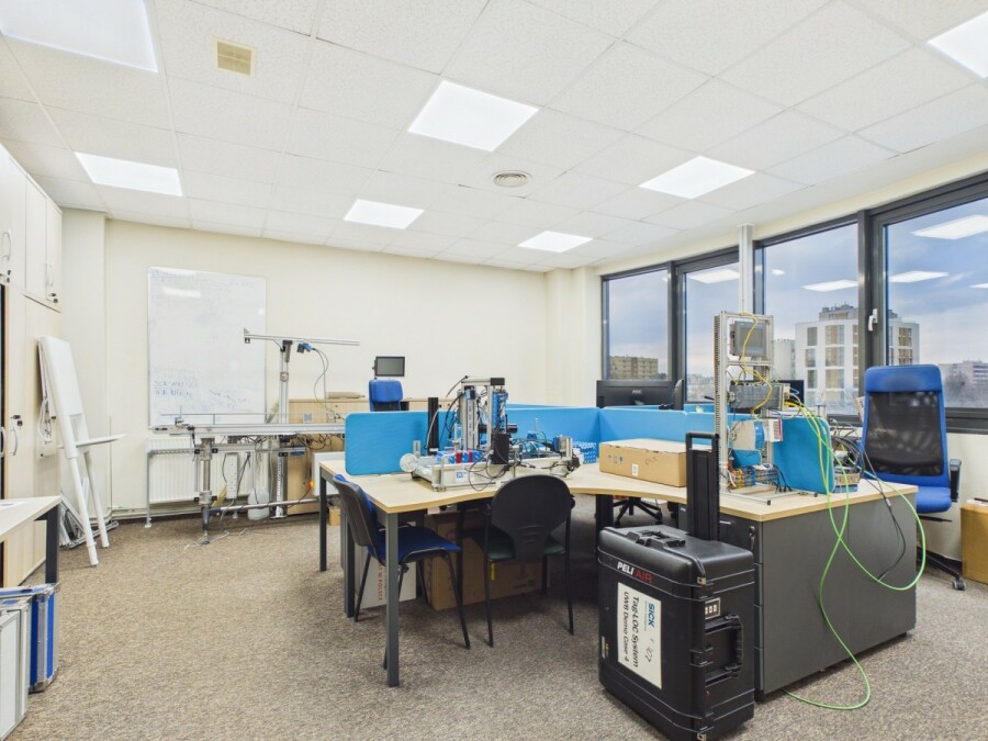 Warszawa, Wola Ulrychów, Nakielska, 4 kondygnacje w budynku biurowym na wynajem