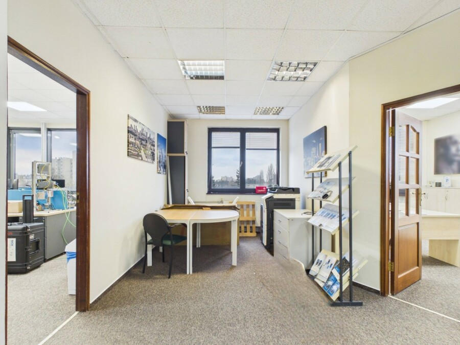 Warszawa, Wola Ulrychów, Nakielska, 4 kondygnacje w budynku biurowym na wynajem