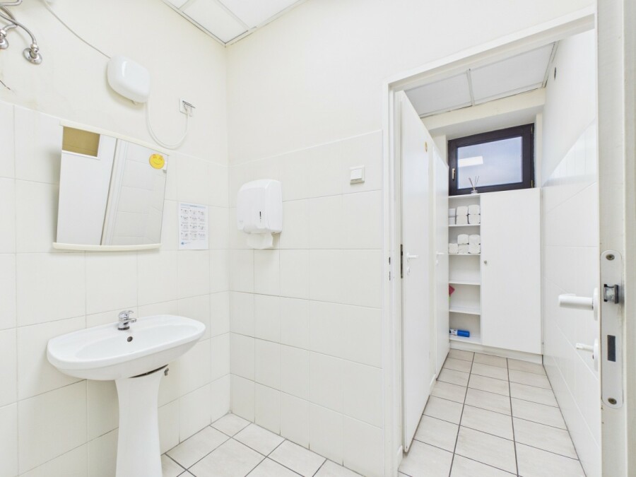 Warszawa, Wola Ulrychów, Nakielska, 4 kondygnacje w budynku biurowym na wynajem