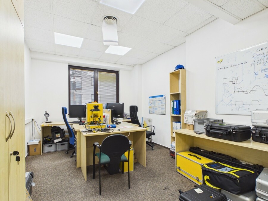 Warszawa, Wola Ulrychów, Nakielska, 4 kondygnacje w budynku biurowym na wynajem