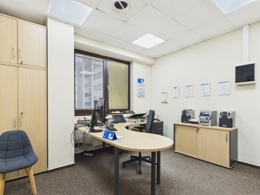 Warszawa, Wola Ulrychów, Nakielska, 4 kondygnacje w budynku biurowym na wynajem