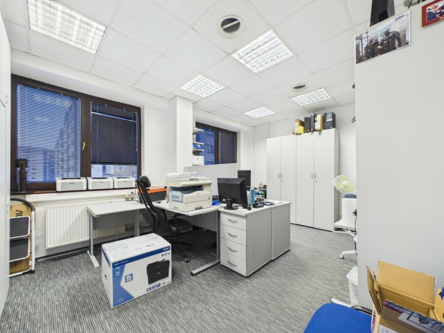 Warszawa, Wola Ulrychów, Nakielska, 4 kondygnacje w budynku biurowym na wynajem