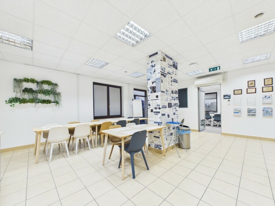 Warszawa, Wola Ulrychów, Nakielska, 4 kondygnacje w budynku biurowym na wynajem