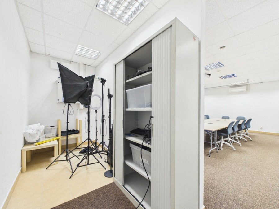 Warszawa, Wola Ulrychów, Nakielska, 4 kondygnacje w budynku biurowym na wynajem