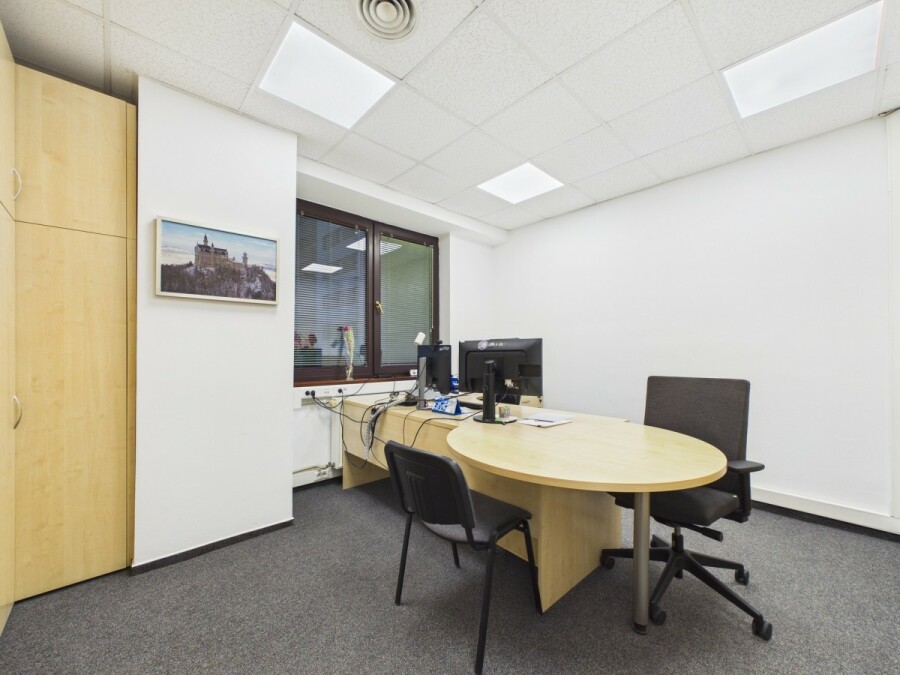 Warszawa, Wola Ulrychów, Nakielska, 4 kondygnacje w budynku biurowym na wynajem