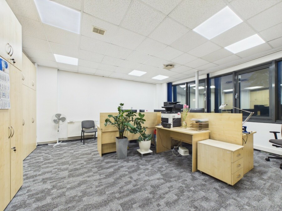 Warszawa, Wola Ulrychów, Nakielska, 4 kondygnacje w budynku biurowym na wynajem