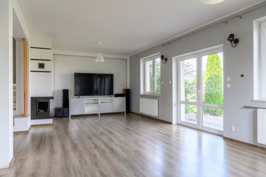 powiat wołomiński, Radzymin, Biskupa Józefa Hollaka, Atrakcyjny dom w zabudowie bliźniaczej - Radzymin