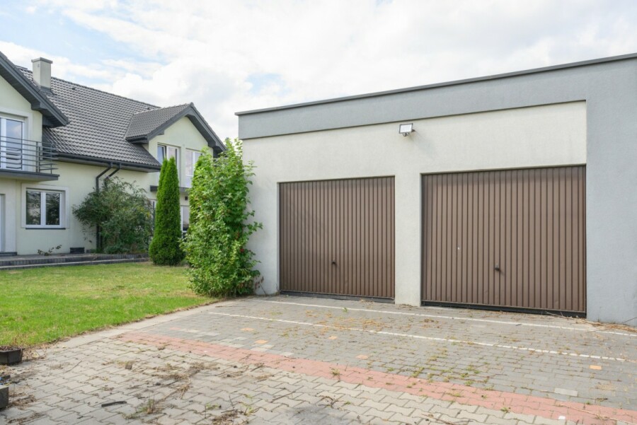 powiat wołomiński, Radzymin, Biskupa Józefa Hollaka, Atrakcyjny dom w zabudowie bliźniaczej - Radzymin